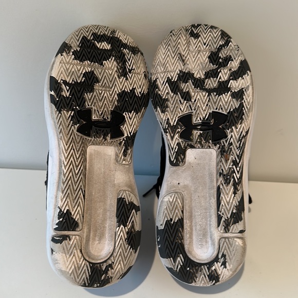 Under Armour Grade School Jet 21 Basketball - Picture 5 of 5